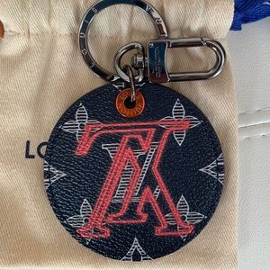 Upside Down LV Illustré bag charm/key holder